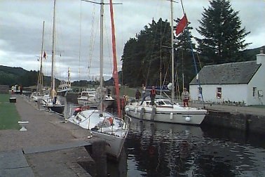 Waiting for yet another Cruiser - at Laggan Lock