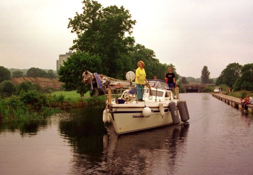 Forth Clyde Canal at Camelon - by Robert Walker